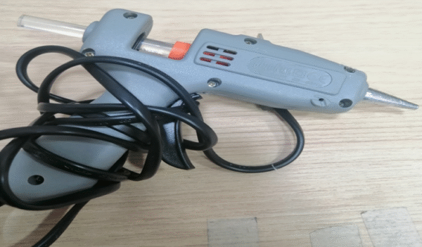 Pistola d/silicón 100 - 240V NYLEO