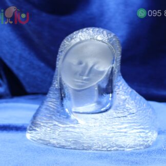 Adorno de cristal del rostro con manto de la Virgen María