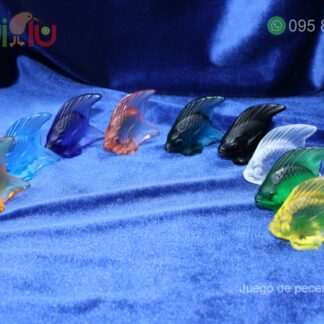 Juego de 10 piezas de peces de cristal de colores
