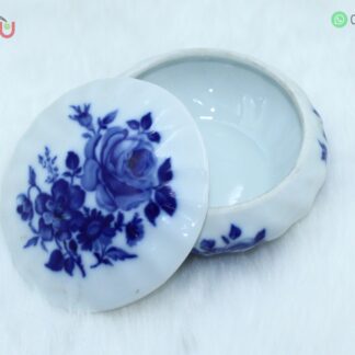 Joyero de porcelana redondo con diseño de flores azules