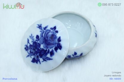 Joyero de porcelana redondo con diseño de flores azules