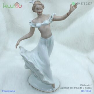 Adorno de porcelana de mujer bailando con traje de 2 piezas