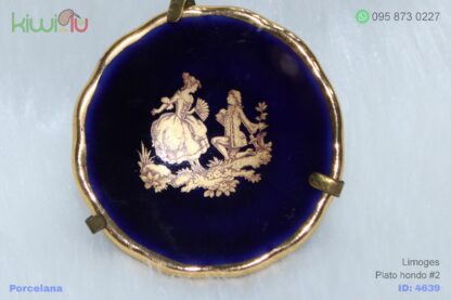 Adorno de porcelana con forma de plato hondo #2 con filos dorados